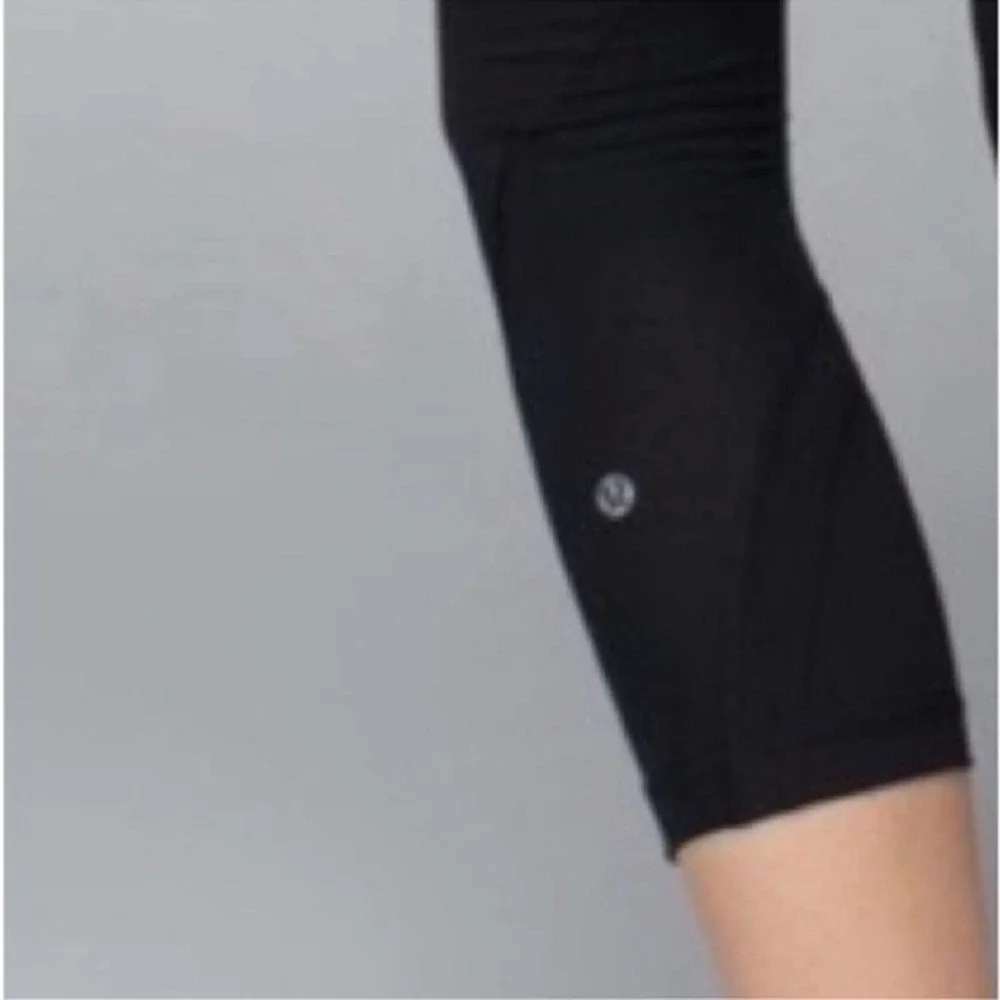 LuluLemon Black Crop Leggings Size 4